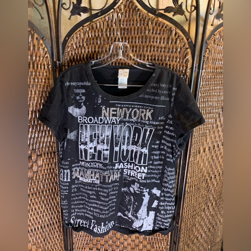 Vintage Y2K Bling Newspaper T-Shirt Size 1X - Picture 1 of 6